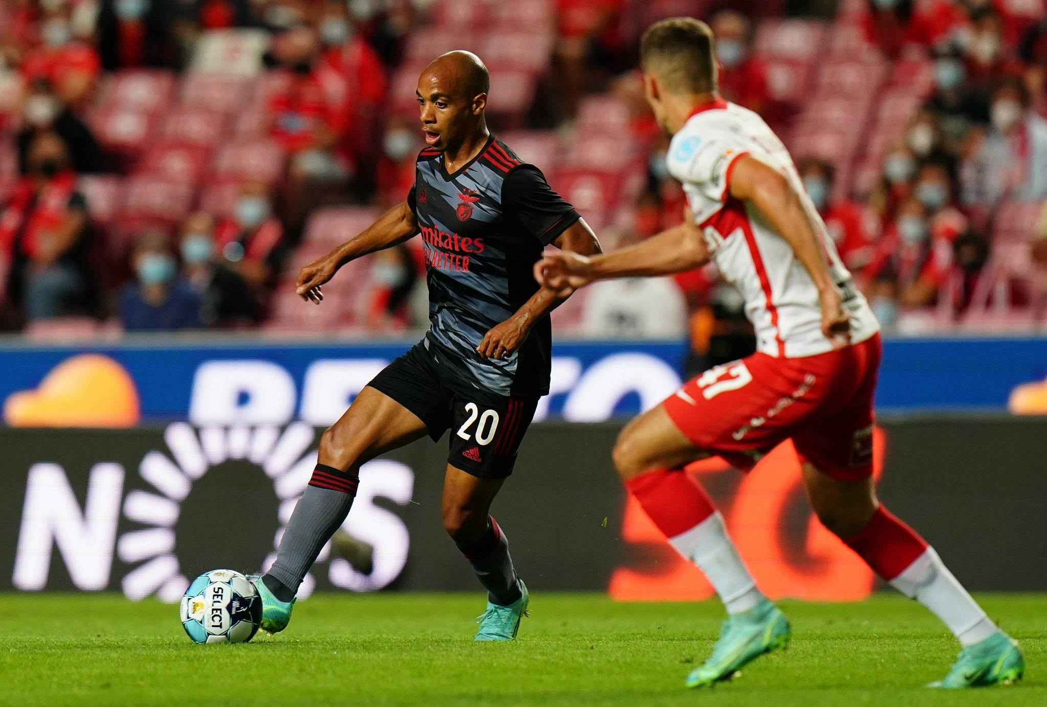 都灵主场不败,地利优势显著的简单介绍 都灵主场不败,地利优势显著的简单介绍