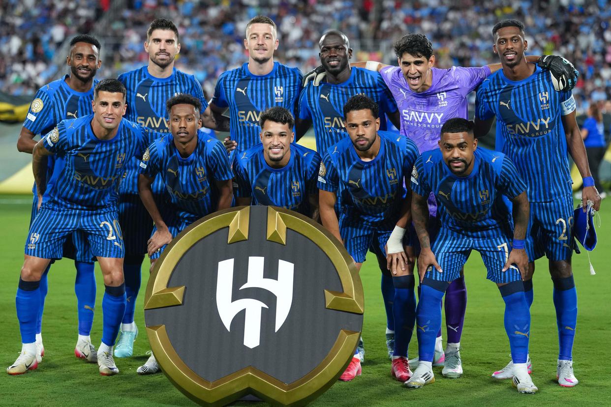 曼城客场胜保加利亚，晋级八强