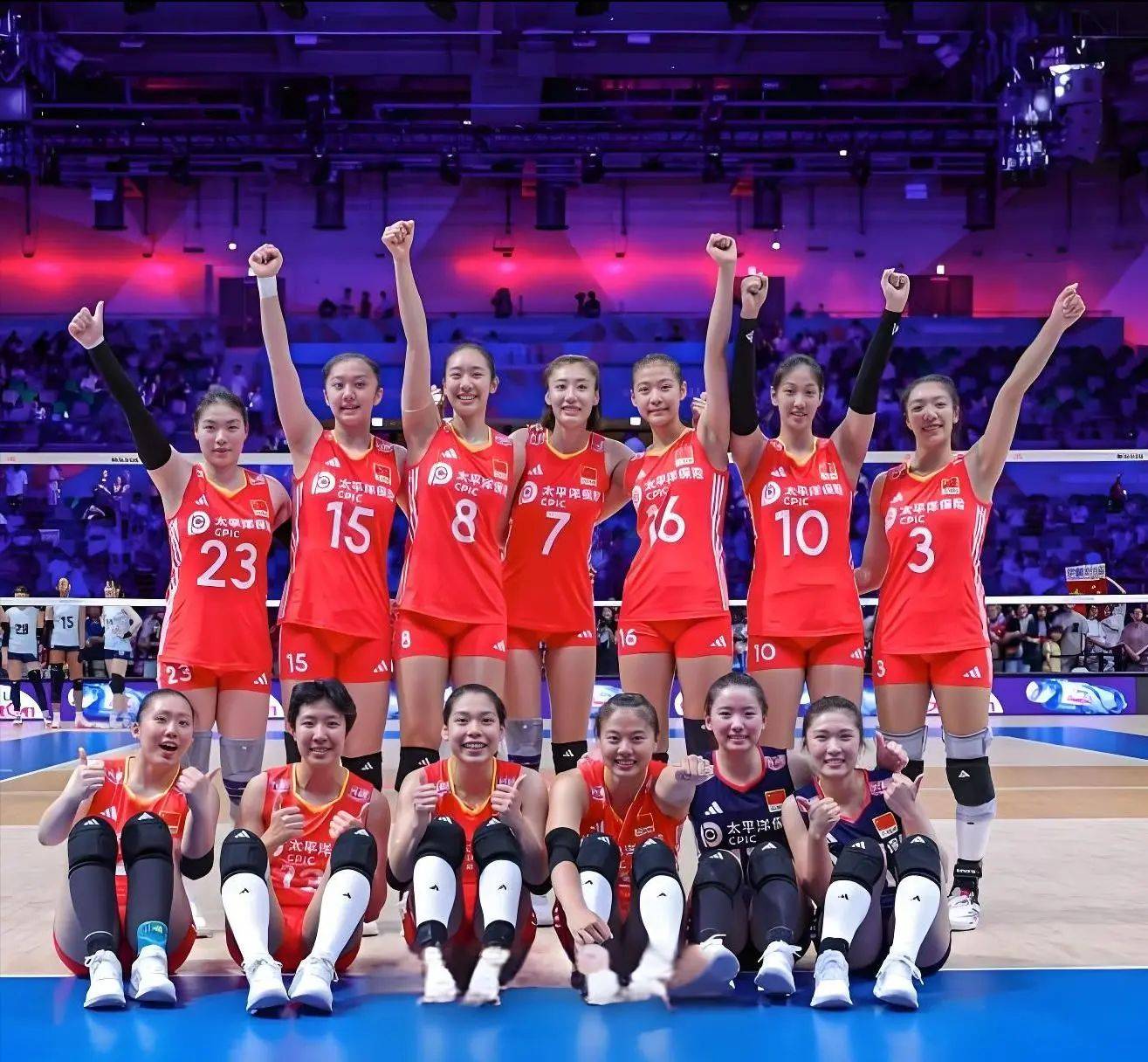 爱游戏在线-欧洲联赛争夺激烈，球迷关注度高涨