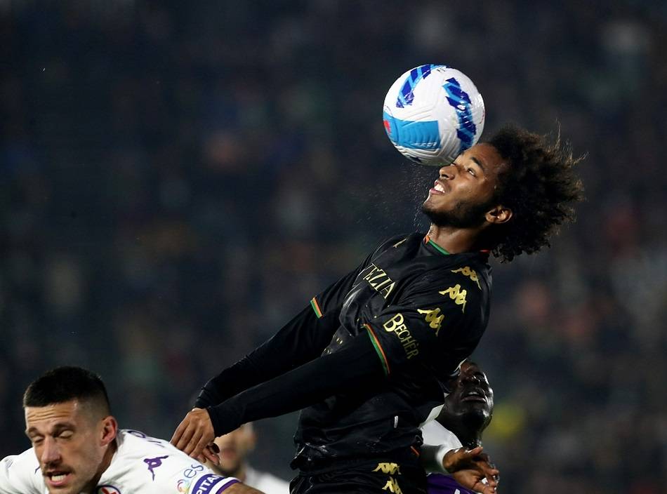 包含萨索洛人员齐整,意欲力克对手的词条 包含萨索洛人员齐整,意欲力克对手的词条