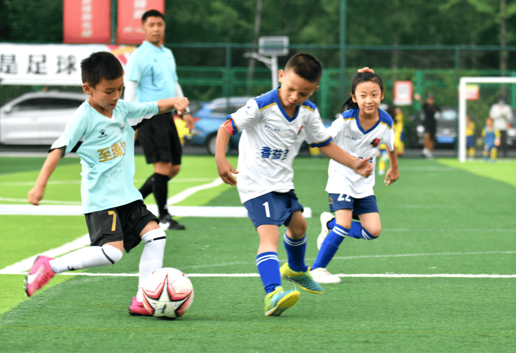 爱游戏在线登录-足球技艺精湛，每位队员都是闪光点