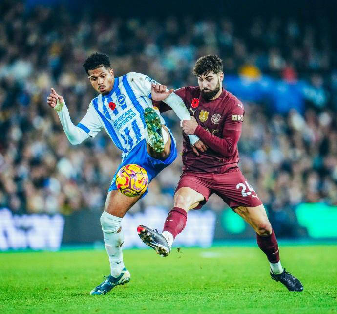 爱游戏网页版-曼城前线备战不敢懈怠，全力以赴迎战的简单介绍