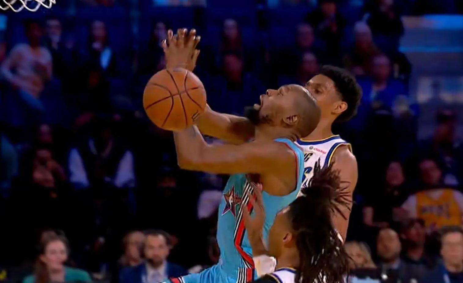 热火内线新秀在比赛中抢断天下，人气急升