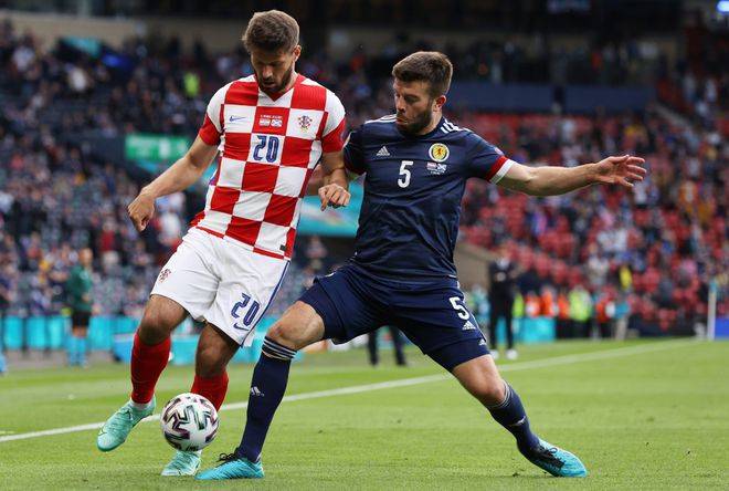 爱游戏体育直播-波兰队突然崭露头角，引人注目