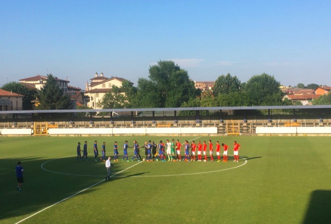 爱游戏官网入口-包含恒大克苏宁主场的草皮找阿兰不放的词条