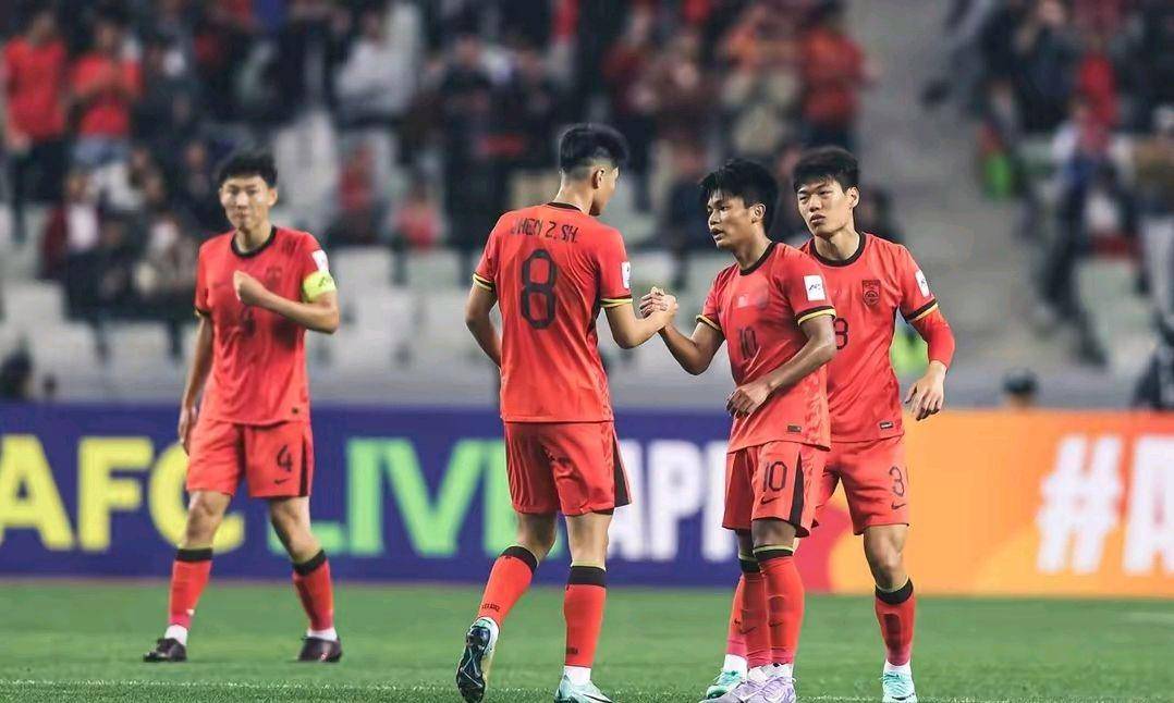 爱游戏-世界级球星纷纷加盟亚洲俱乐部，备战未来比赛