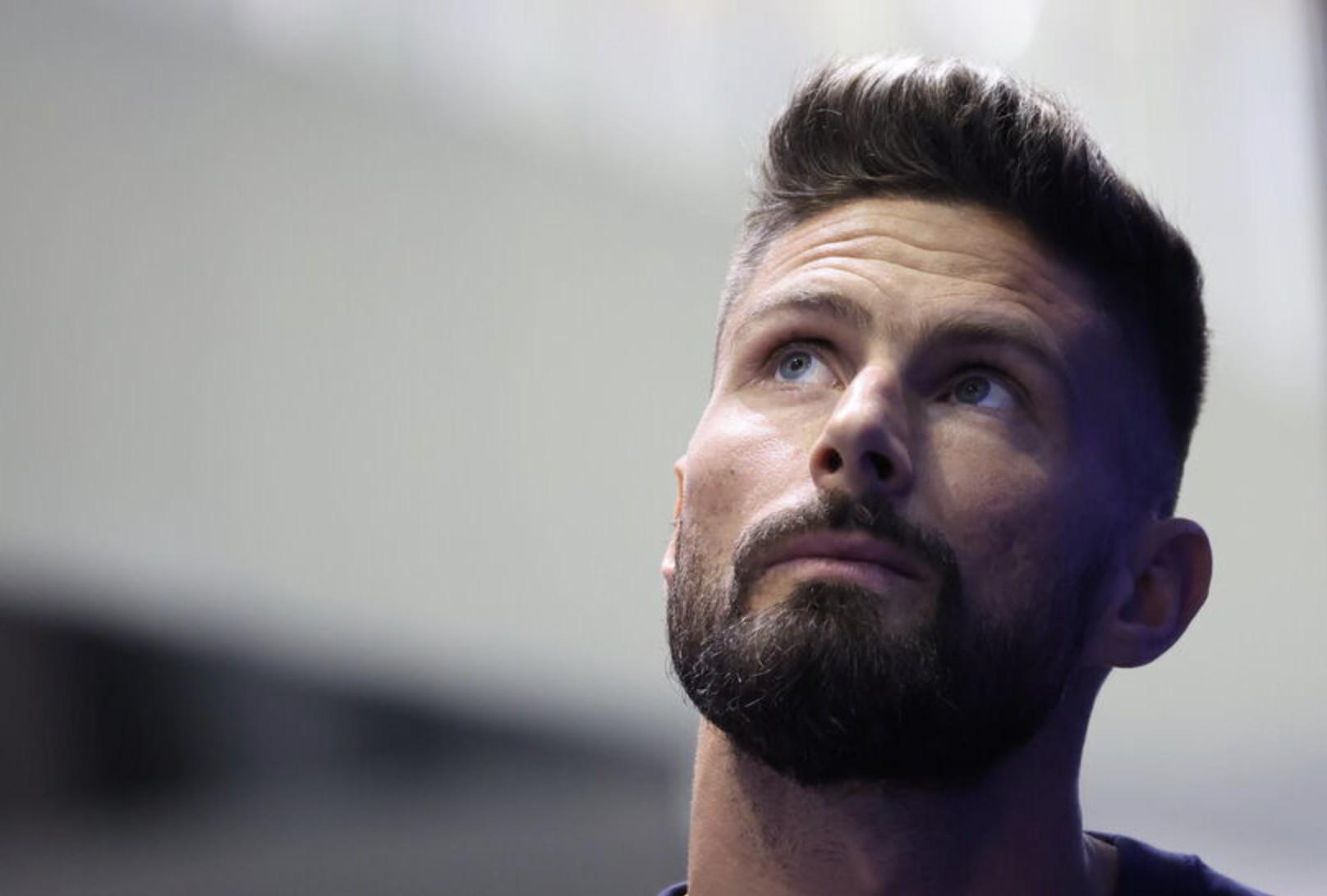 爱游戏体育平台-阿森纳签下切尔西前锋吉鲁，弥补前锋线缺口的简单介绍