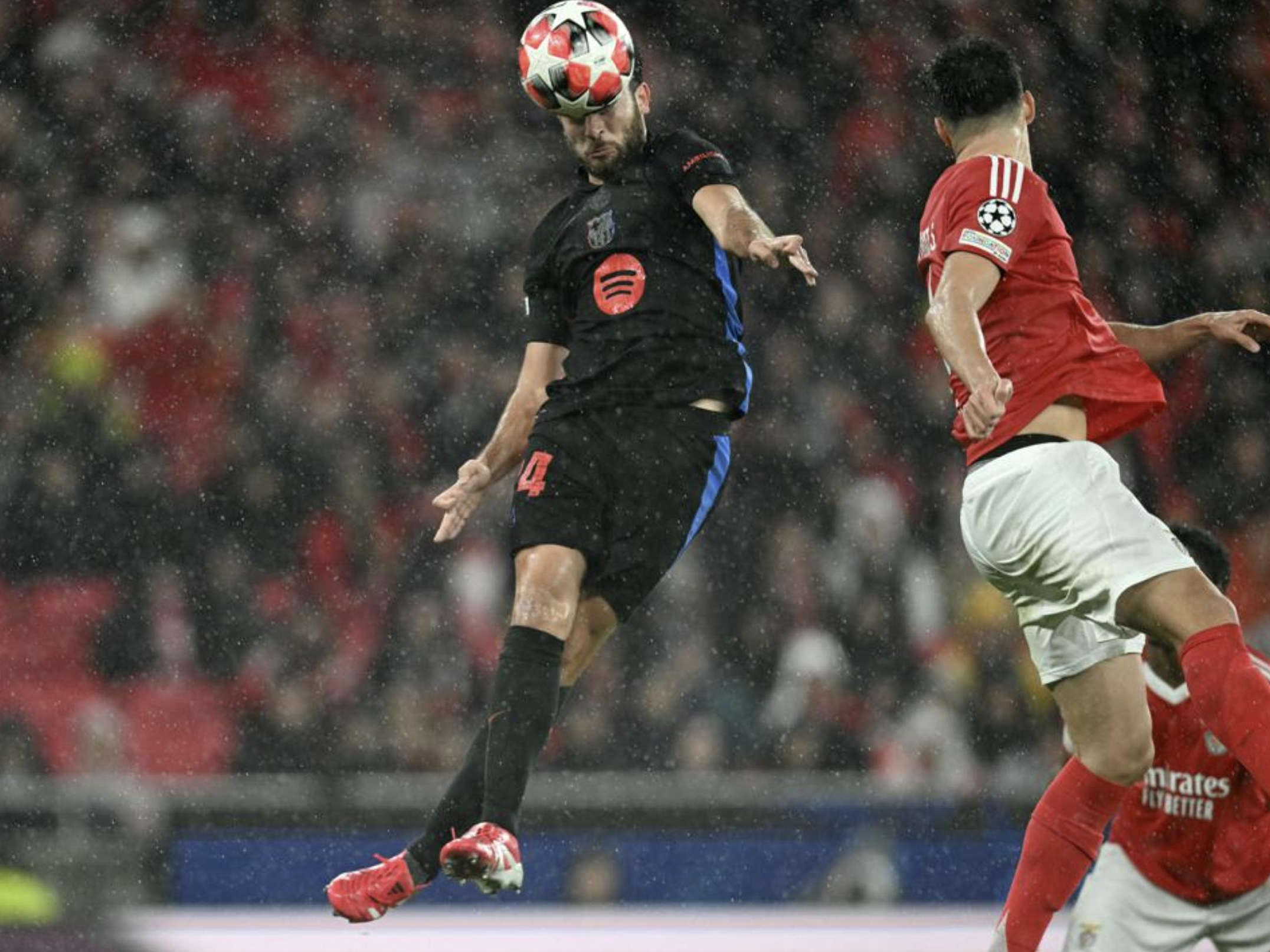 赫塔菲门将华丽扑救，力保球队零封对手的简单介绍