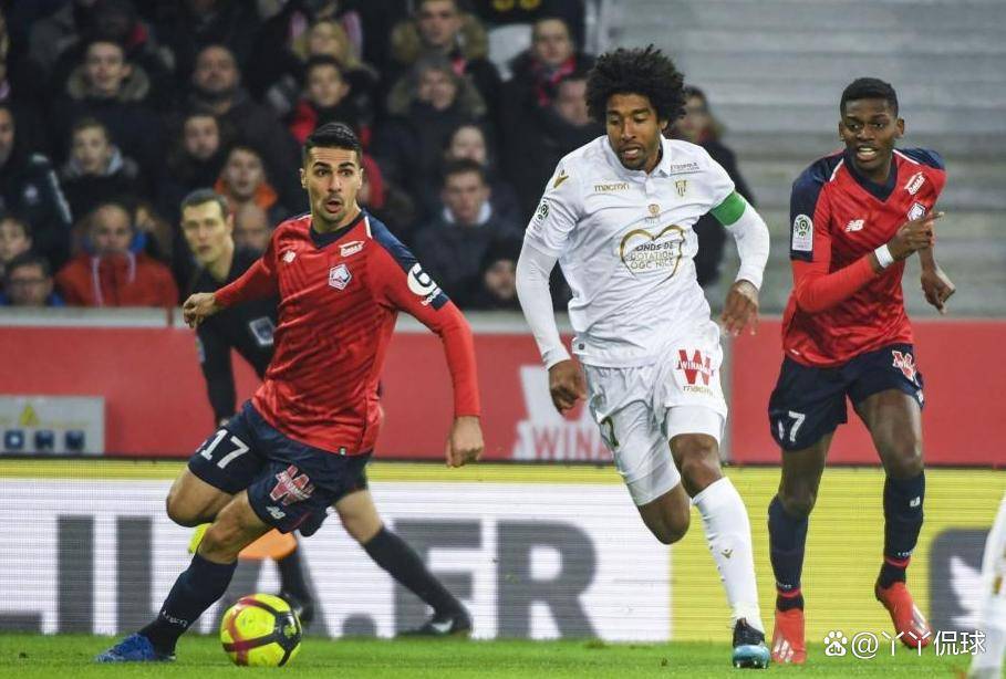 爱游戏体育链接-里尔主场大胜梅斯，表现抢眼