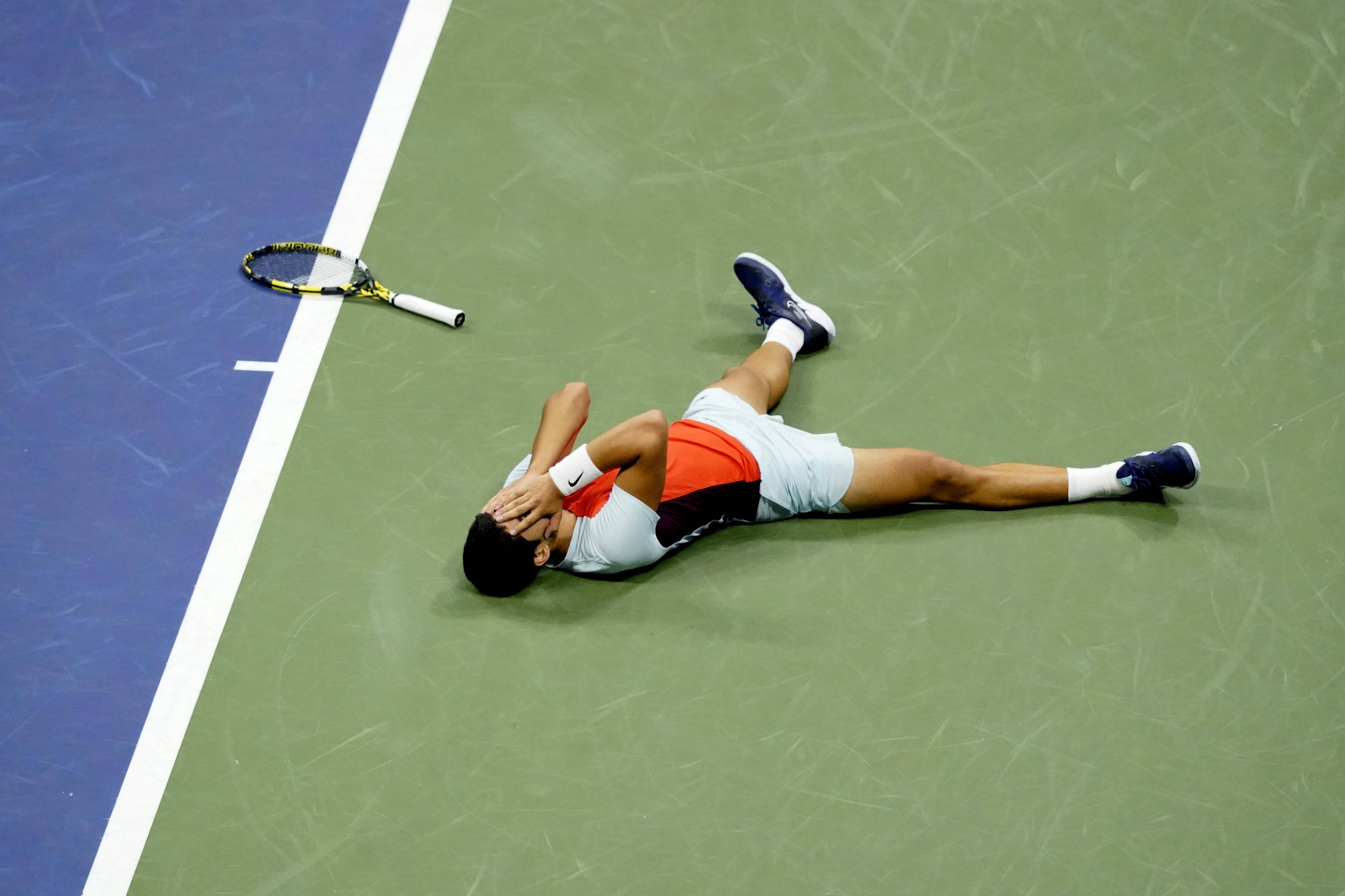 爱游戏官网-美国运动员表现精彩，轻松进入决赛