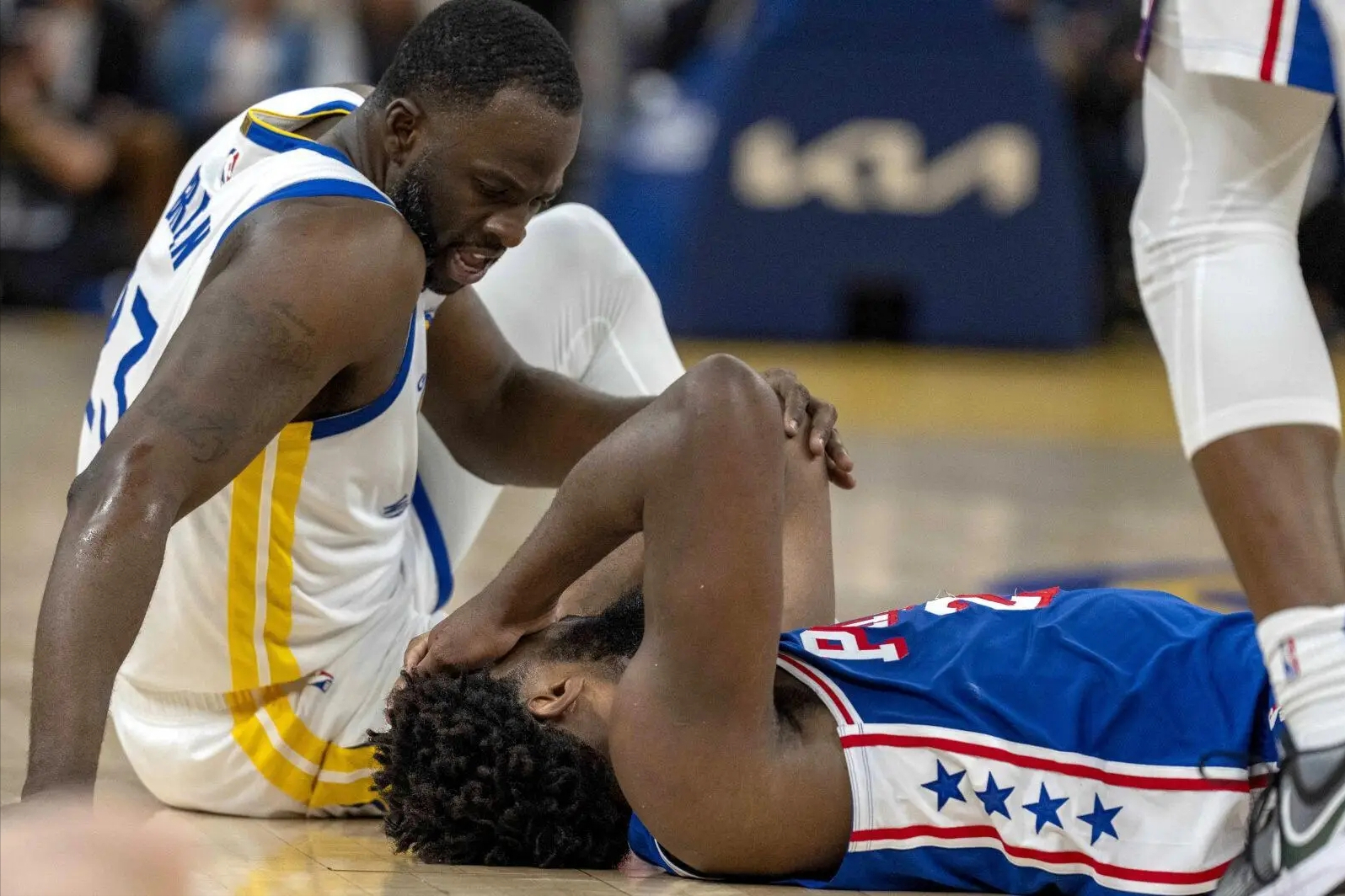 爱游戏登录入口-湖人老将摔跤受伤，球队状态不佳