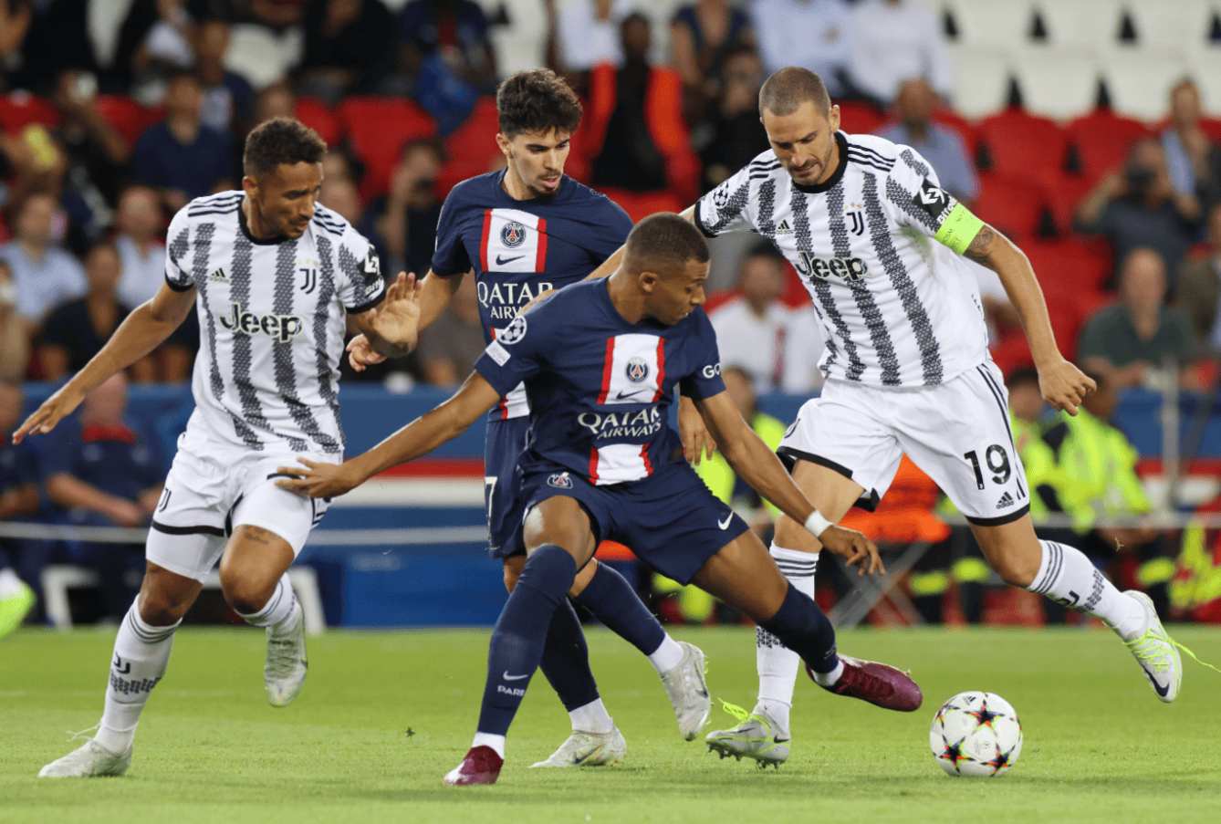 包含巴黎圣日耳曼遭遇劲敌,险胜取胜的词条 包含巴黎圣日耳曼遭遇劲敌,险胜取胜的词条